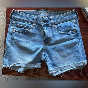 Women’s super stretch midi shorts